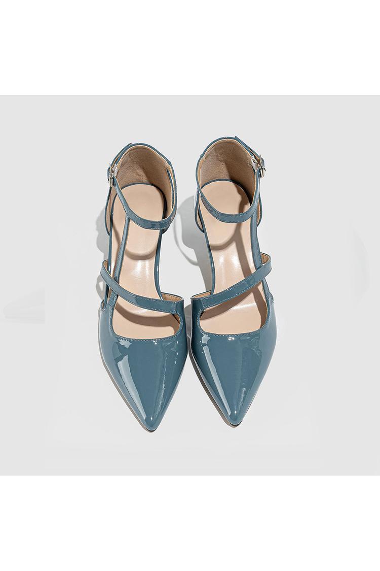 Scarpe con tacco a spillo a punta, con cinturino alla caviglia incrociato irregolare, tinta unita e fibbia
