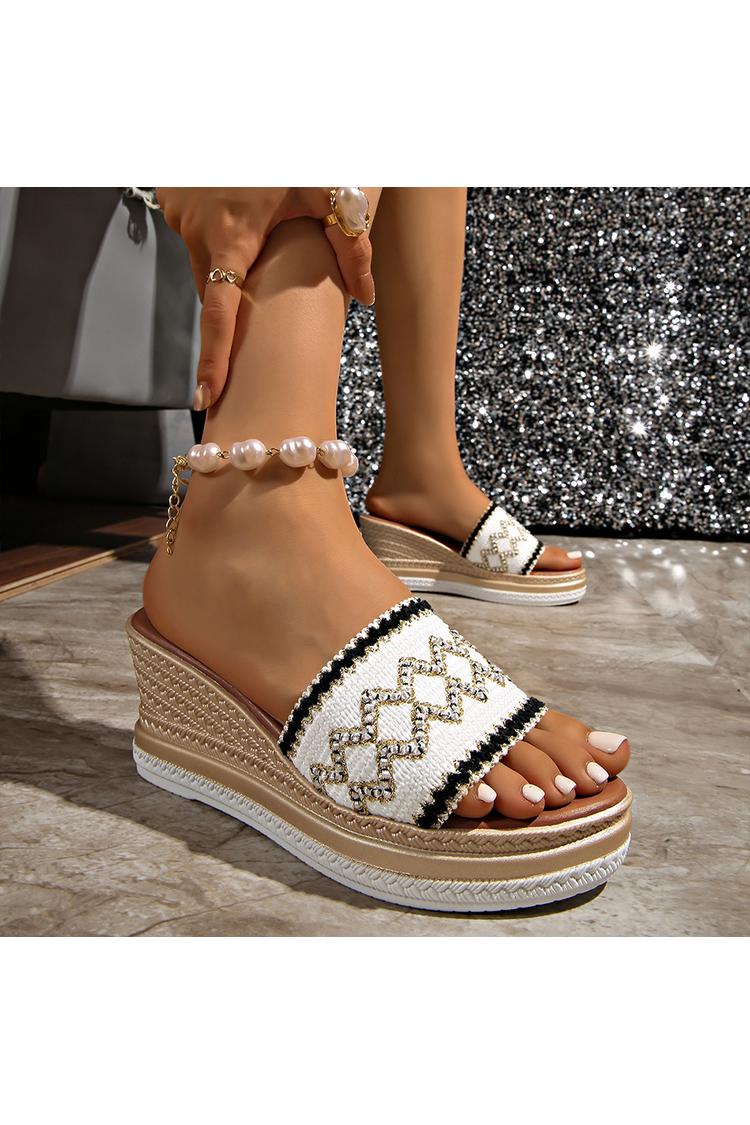 Pantofole casual con zeppa e punta rotonda in stile boho con motivo multicolore 