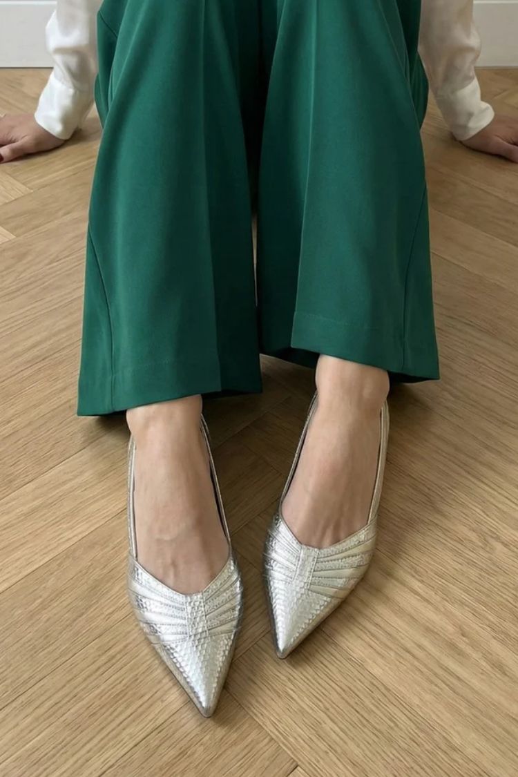Minimalist Metallic Pleated Pointed Toe d'Orsay Flats [Pre Order]