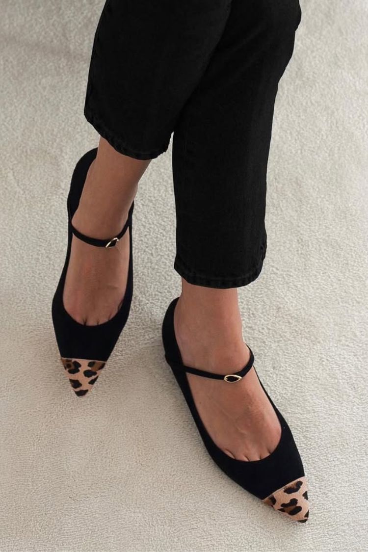 Schwarzer Wildleder Leoparden Patchwork Spitz zulaufende Mary Jane Ballerinas [Vorbestellung]