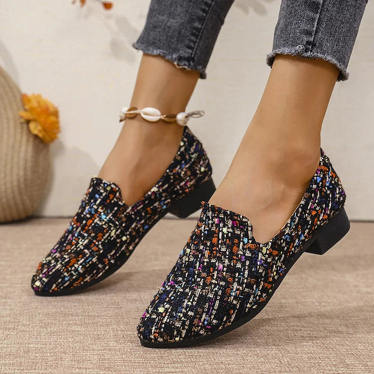 Mocassini slip on casual con tacco basso e punta multicolor