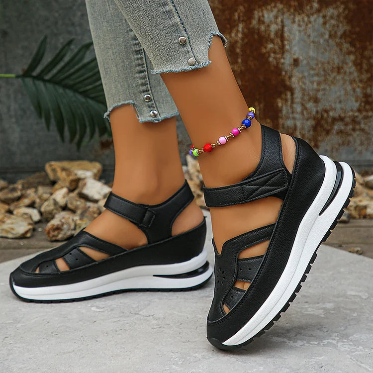 Hohlraum-Patchwork Rundzehen Freizeit-Wedge-Sandalen