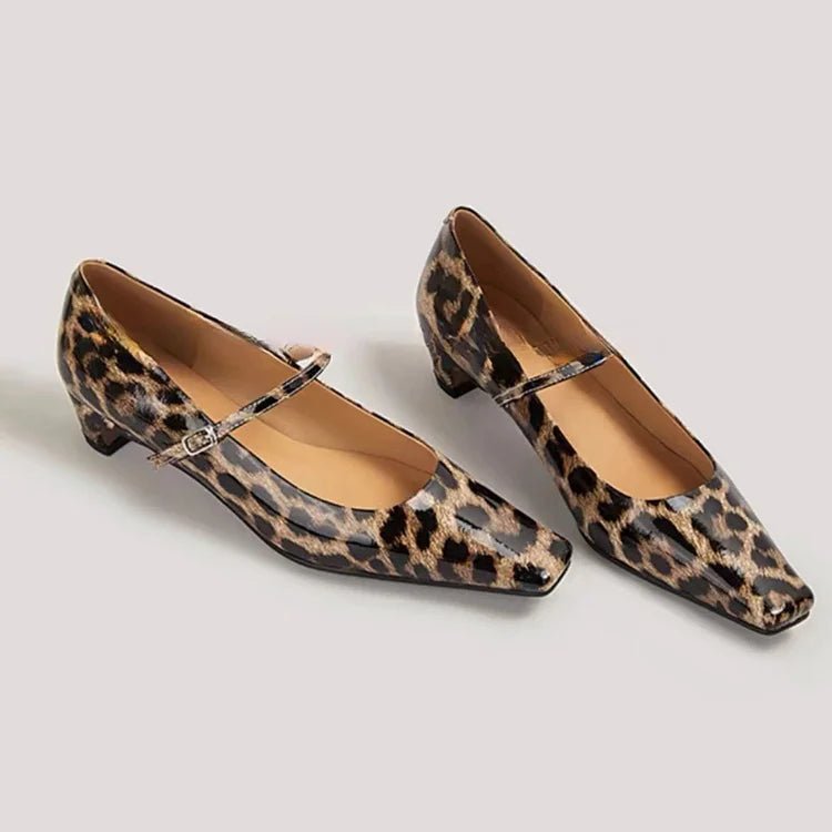 Eleganti tacchi a spillo con cinturino sul collo del piede e fibbia a punta quadrata 