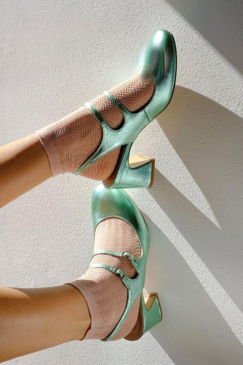 Scarpe Mary Jane con tacco a due cinturini in similpelle metallizzata [Pre-ordine]