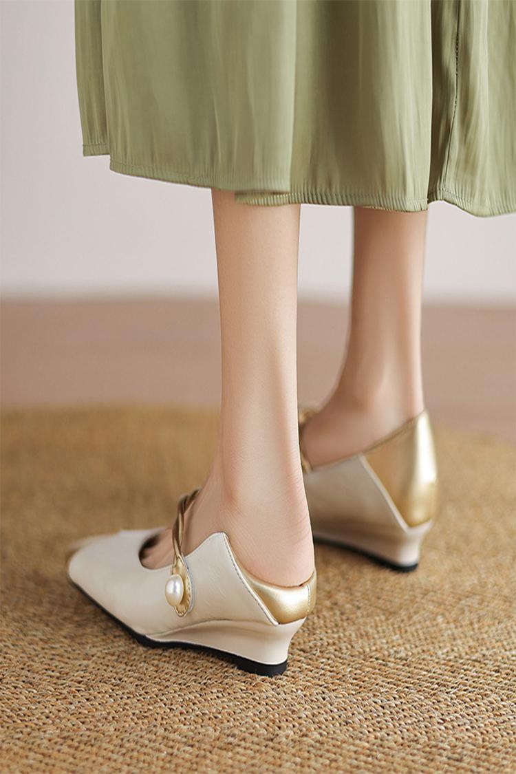 Scarpe con tacco basso, punta quadrata, fibbia con cinturino intrecciato e patchwork metallizzato lucido