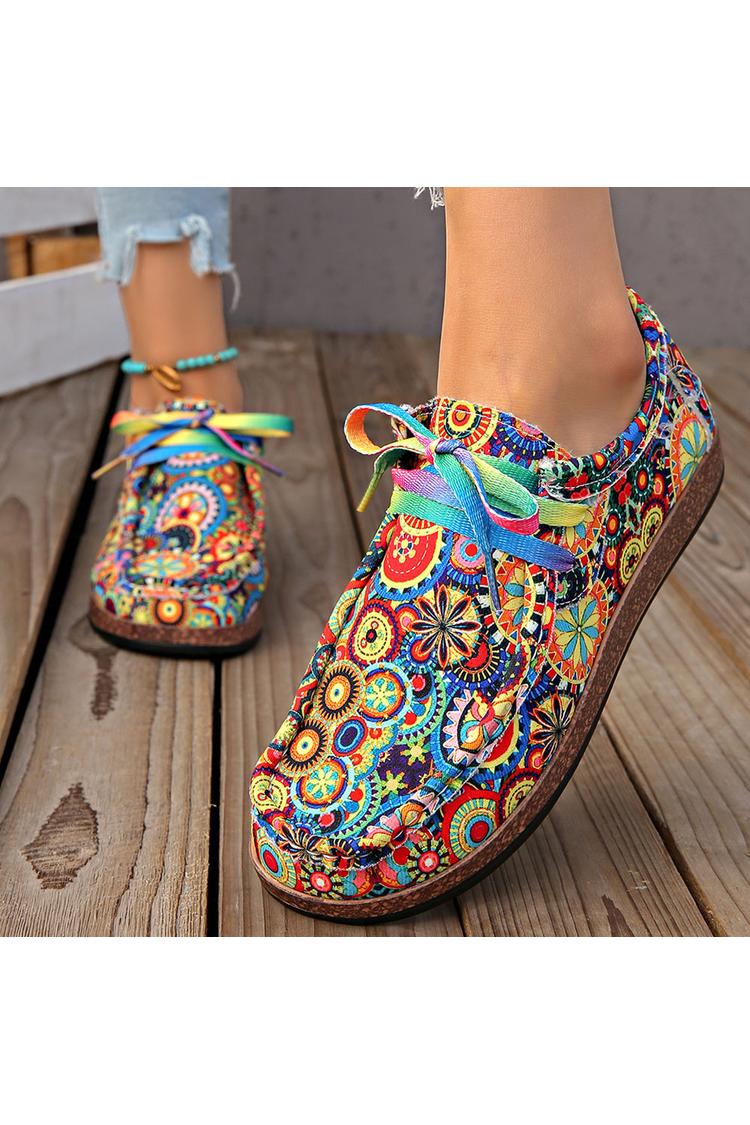 Sneakers casual con lacci e punta tonda con stampa a motivo etnico multicolore 