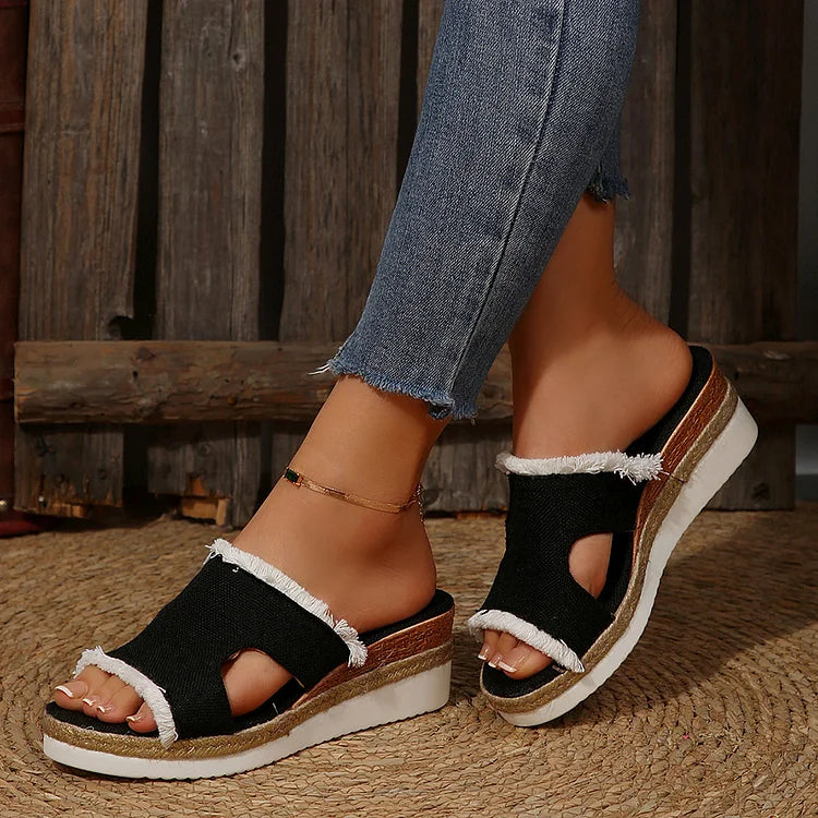 Kapcie na koturnie Canvas Colorblock z surowym wykończeniem, wycięciem i odkrytymi palcami