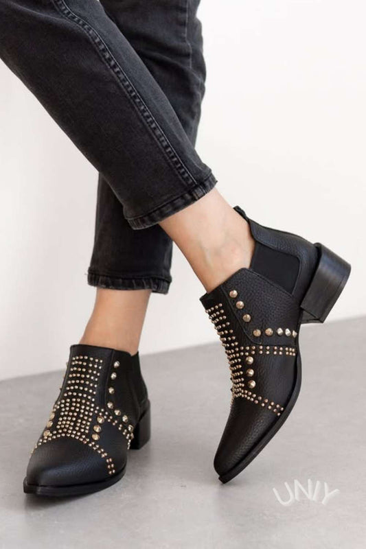 Botas de Tornozelo em Pele Preta com Tachas [Pré-Encomenda]