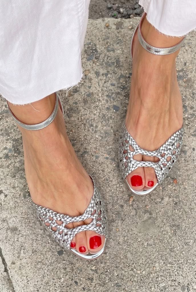 Elegant Woven Cutout Open Toe Ankle Strap Flat Sandals