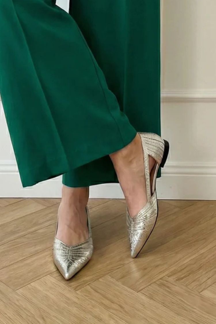Minimalist Metallic Pleated Pointed Toe d'Orsay Flats [Pre Order]