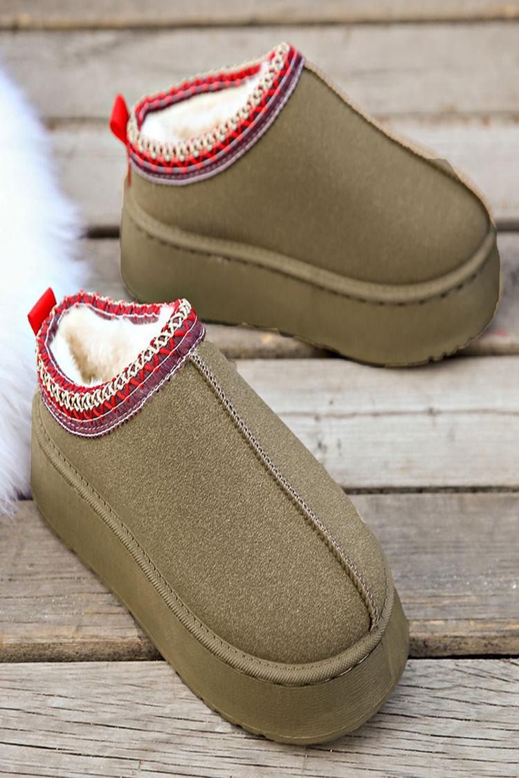 Stivali da neve bassi con plateau e fodera in pelliccia sintetica con motivo a punto scamosciato 