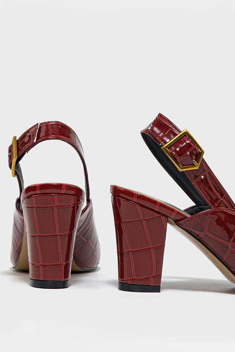 Scarpe con tacco grosso, cinturino con fibbia e stampa coccodrillo con punta aperta