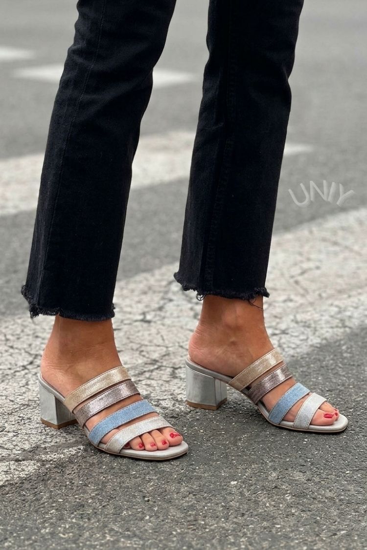Eleganti mules con tacco a blocco e cinturini multipli in metallo color block [Pre-ordine]