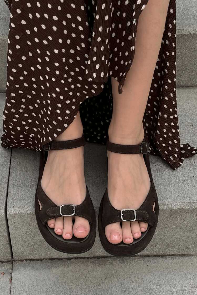 Vintage Wildleder Schnallen Doppelriemen Offene Zehen Komfort Sandalen