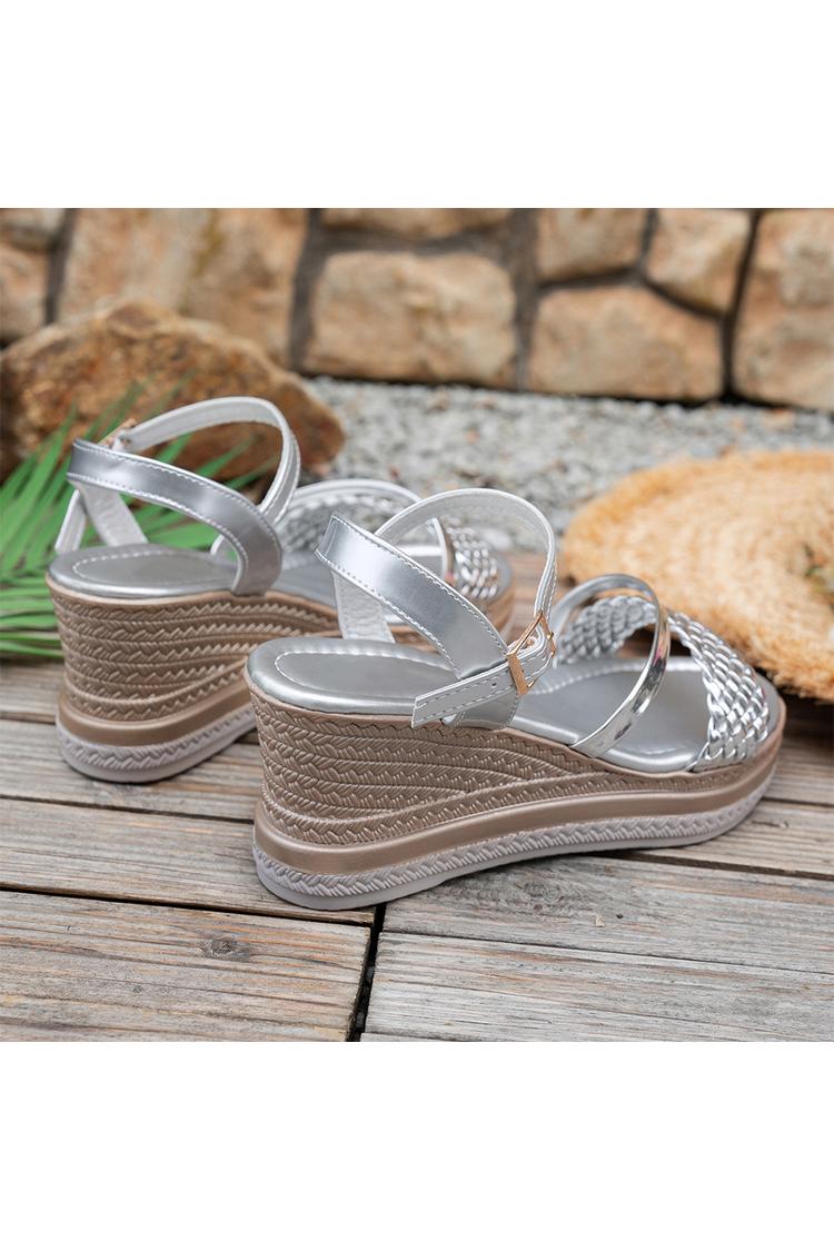 Sandali casual con zeppa, punta rotonda, cinturino intrecciato e finitura metallizzata