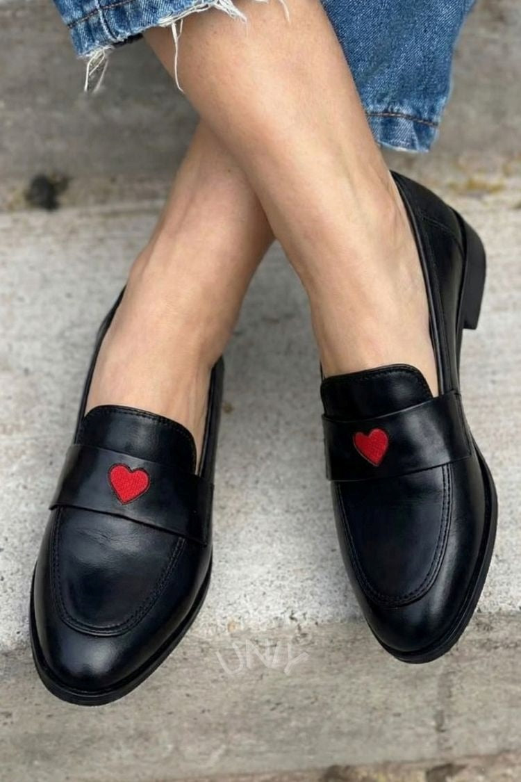 Chique zwarte leren loafers met ronde neus en hartdetail, gepolijst [Pre Order]