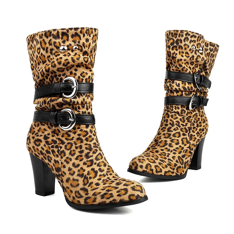 Stiefel mit Leopardenmuster, Colorblock-Riemen, Schnallen, klobigem Absatz und mittelhoher Wade