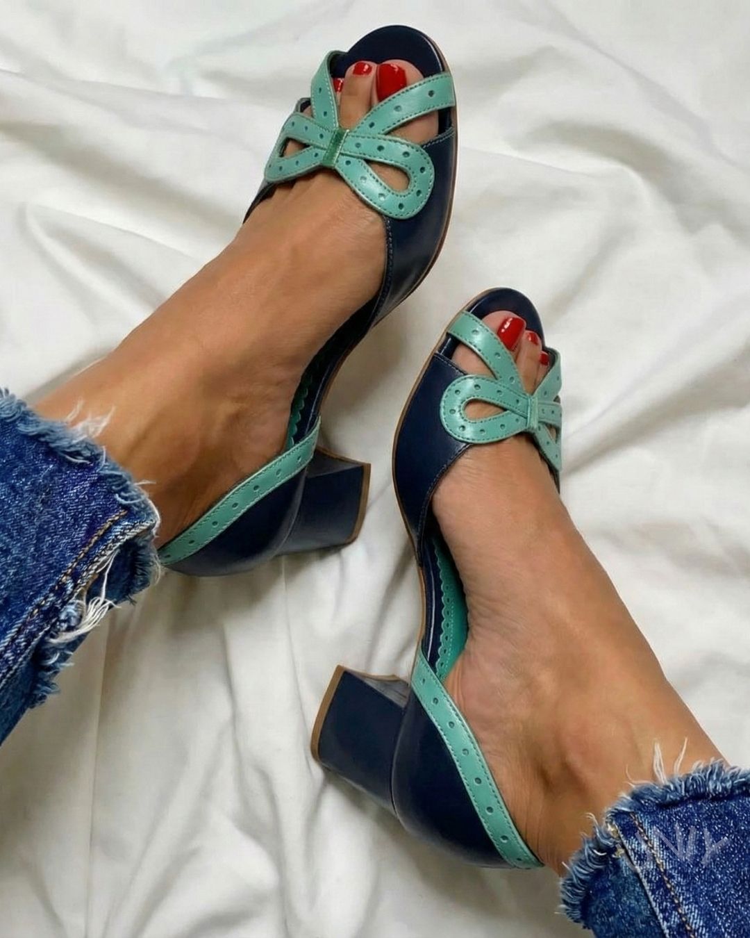Sapatos Elegantes com Ponta Aberta, Detalhe de Laço e Salto Grosso em Blocos de Cor [Pré-Encomenda]