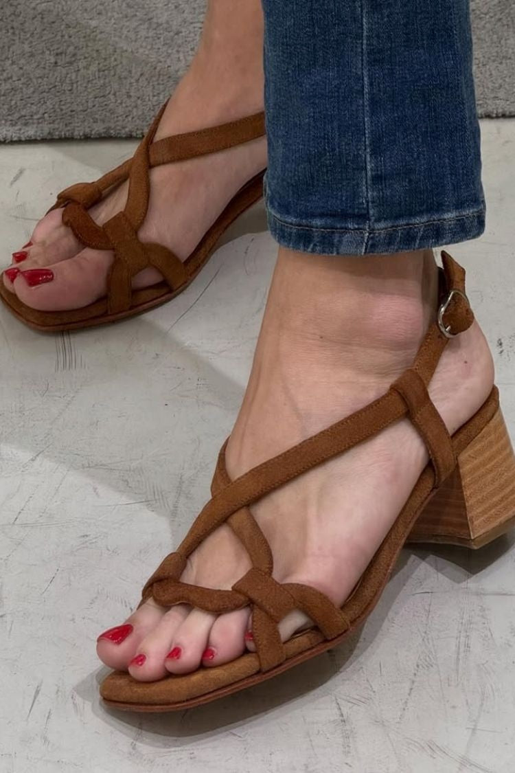 Elegante vielseitige Sandalen mit quadratischer Spitze, Blockabsatz und Kreuz-Riemchen am Knöchel [Vorbestellung]