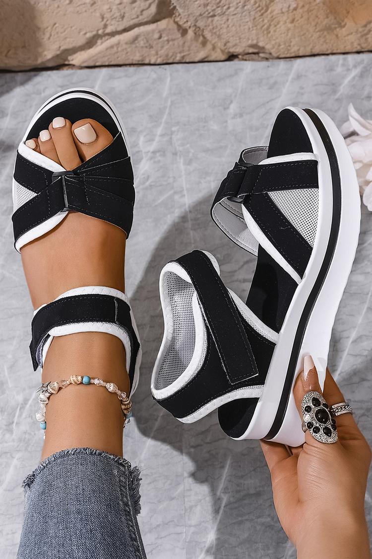 Sandali casual con plateau e punta tonda con patchwork e finiture a contrasto