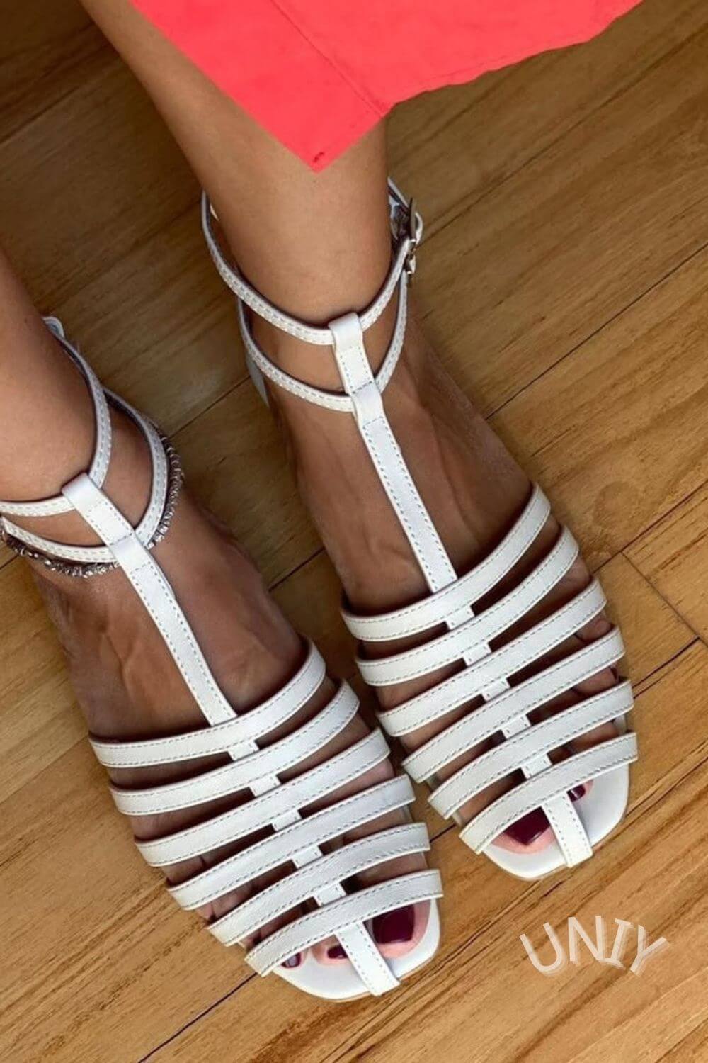 Sandali gladiatore bassi con cinturini alla caviglia e fibbia [Pre-ordine]