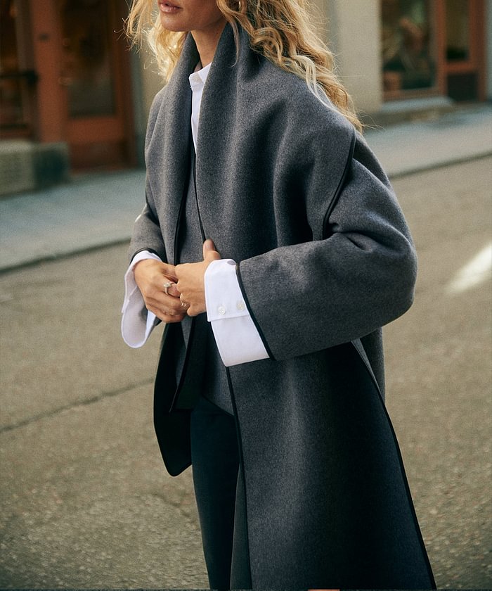 Cappotto corto in stile minimalista francese con sciarpa 