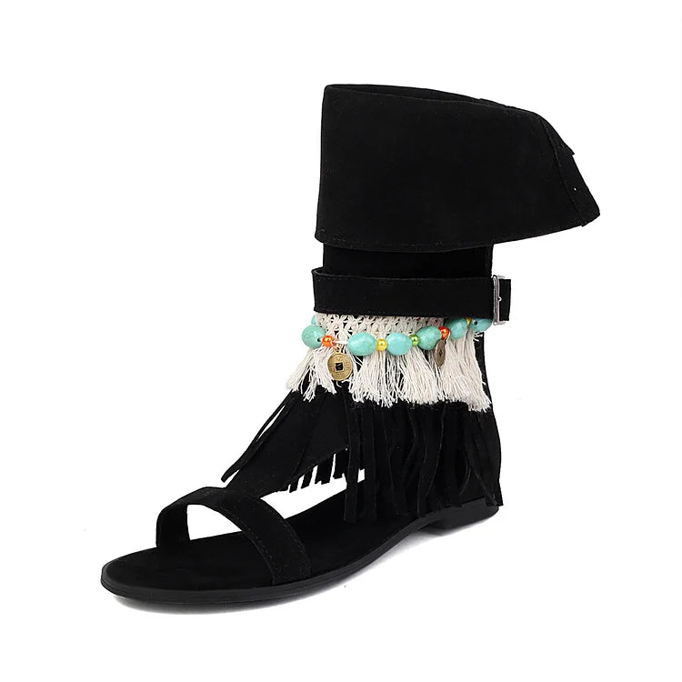 Koronkowe sandały na wysokiej platformie z odkrytymi palcami, ozdobione koralikami, kolorowymi blokami i frędzlami, z wiązaniem i cholewką typu botki