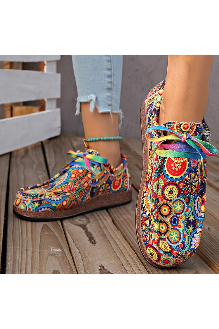Sneakers casual con lacci e punta tonda con stampa a motivo etnico multicolore 