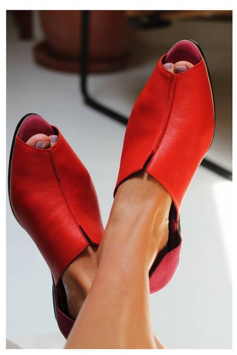 Mules confort en cuir vintage à bout ouvert [Précommande]