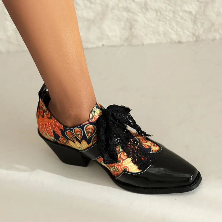 Zapatos Oxford con tacón grueso y punta cuadrada, con encaje atado y estampado de calaveras y rosas 