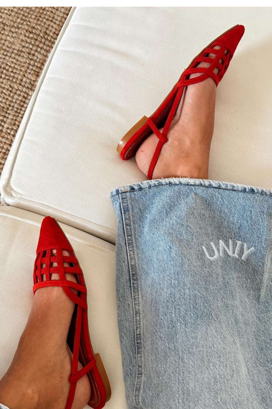 Ballerine in pelle scamosciata con punta a punta e inserti cut-out [Pre-ordine]