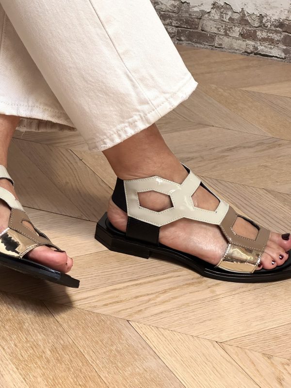 Geometrische Cut-Out Colorblock Runder Zeh Schwarze Sandalen [Vorbestellung]