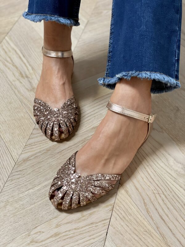 Glitzernde Ausgeschnittene Runde Zehen Champagner Sandalen [Vorbestellung]