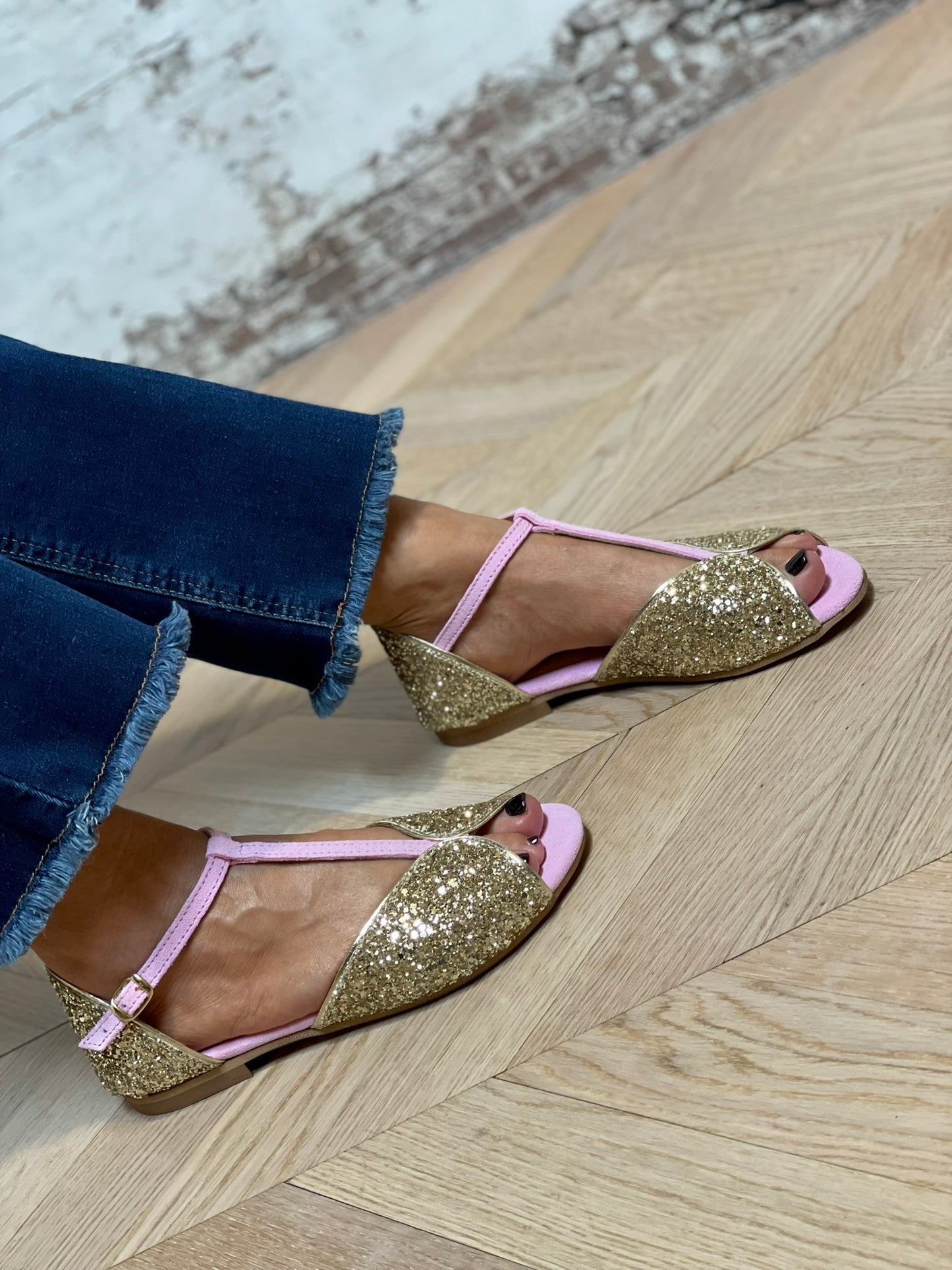 T-Riemen Schnalle Glitzernde Peeptoe Pinke Sandalen [Vorbestellung]