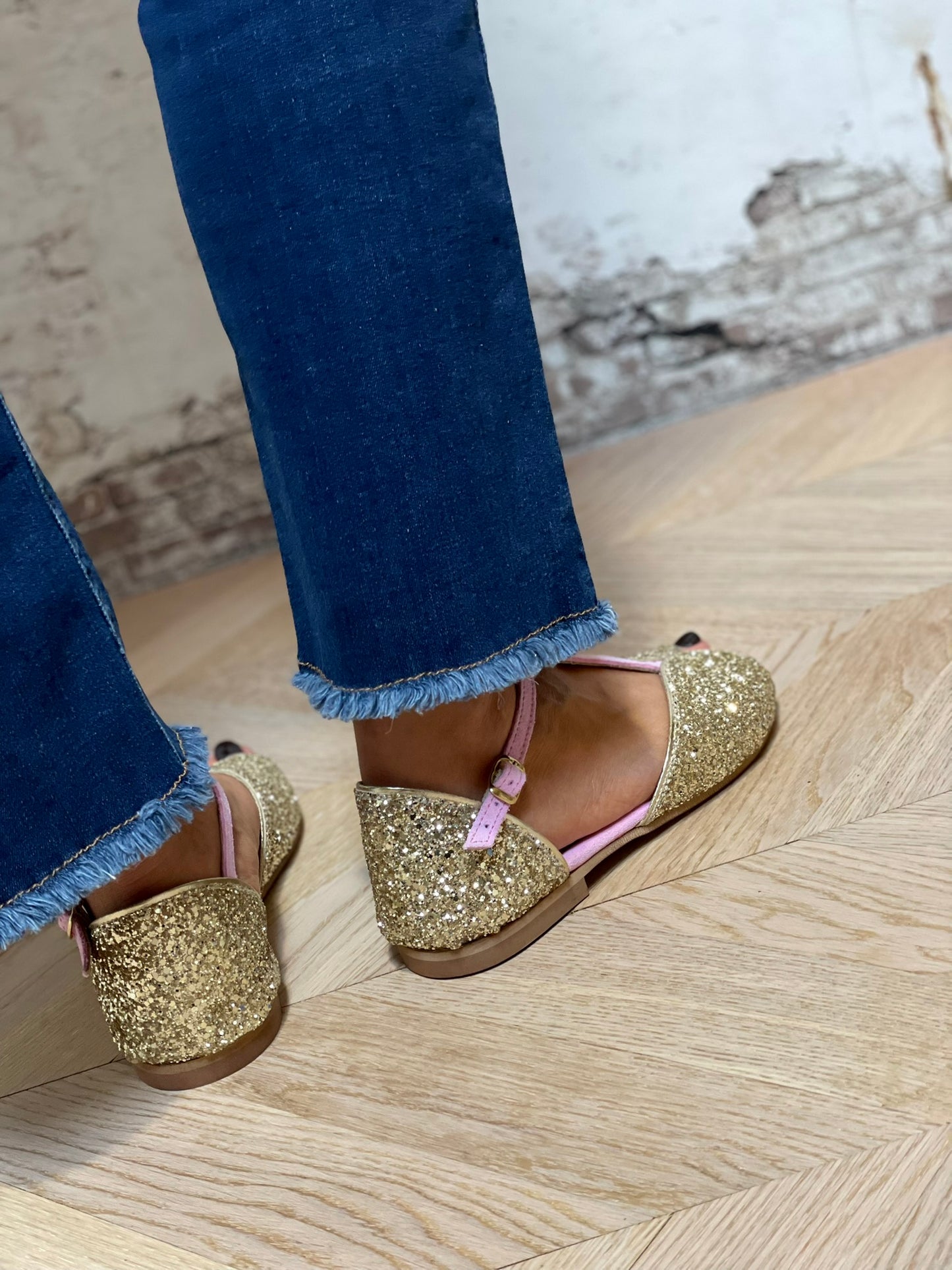 T-Riemen Schnalle Glitzernde Peeptoe Pinke Sandalen [Vorbestellung]