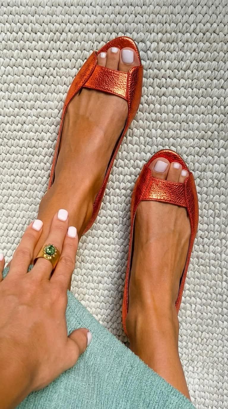 Chic Champagne Gold Metallic Textured Peep Toe Flats