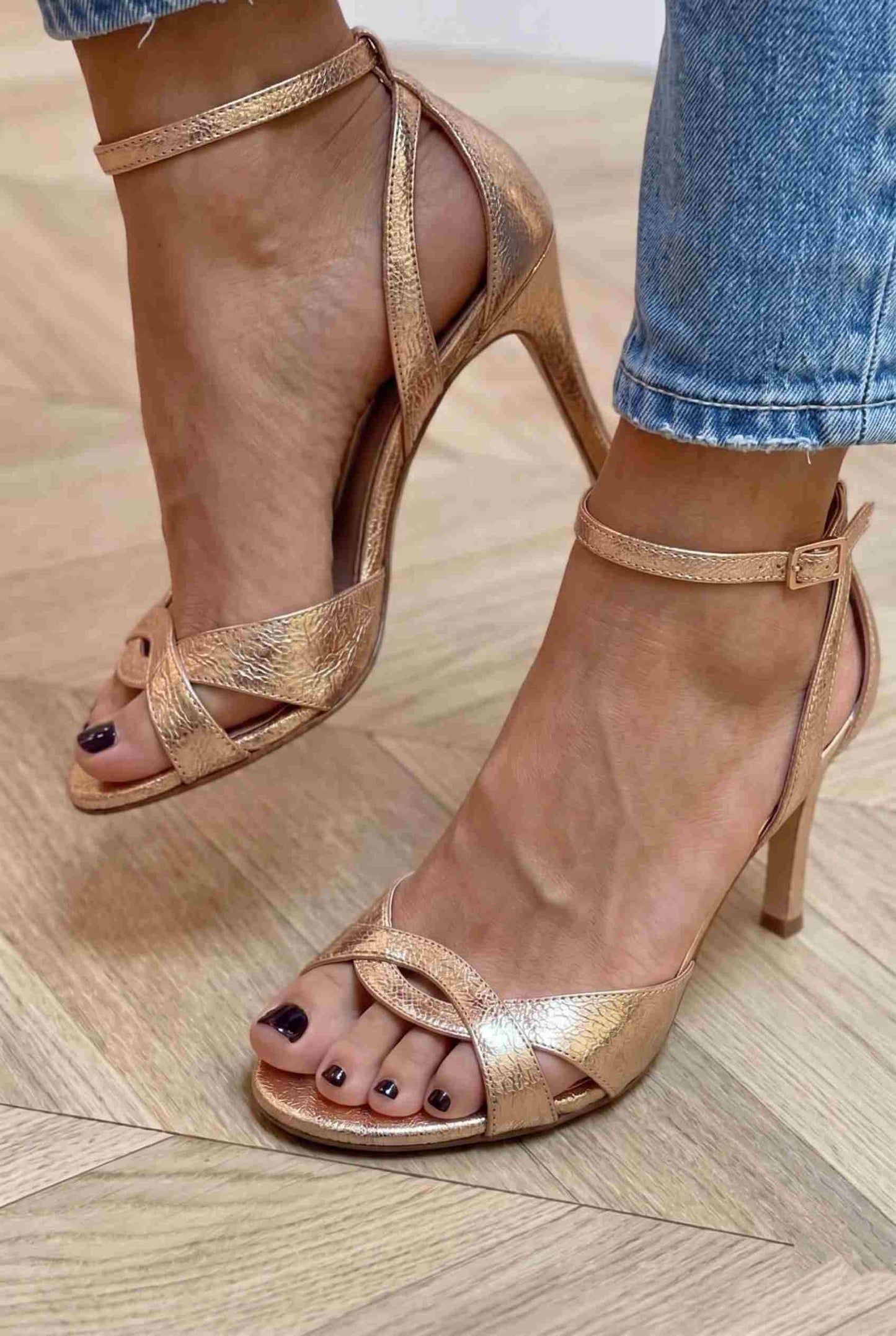Metallisk peep tå stroppet roségull stiletthæler [Forhåndsbestilling]
