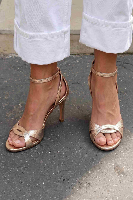 Tacones Bajos Dorados de Tira al Tobillo con Puntera Abierta Metálicos [Reserva]