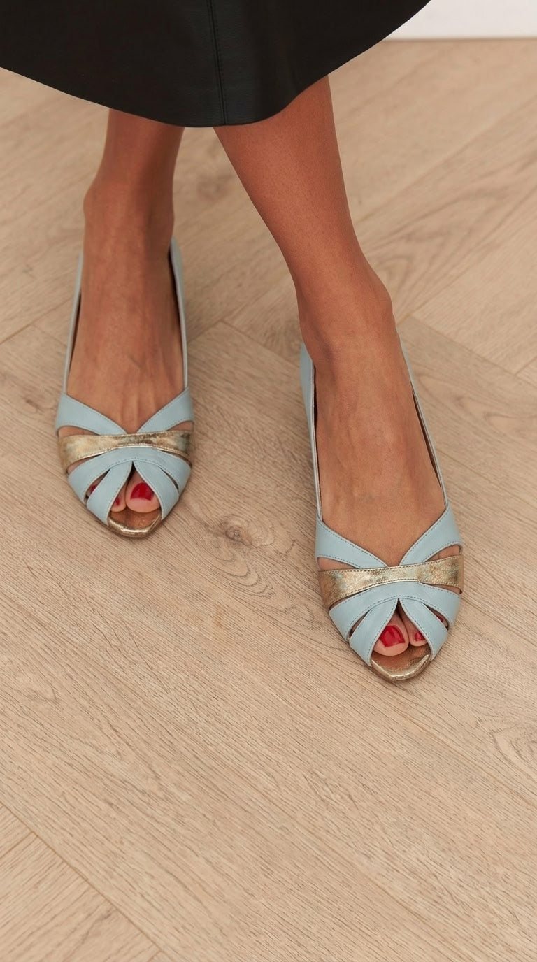 Ballerine color oro metallizzato azzurro a intreccio con punta aperta [Pre-ordine]